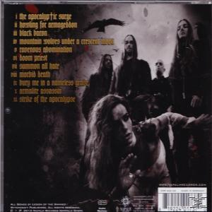 CD-Cover mit einer Gruppe von Leuten in dunkler Kleidung. Schwarz und Weiß. Text in Gold.