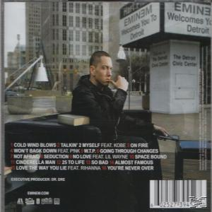 Rückseite einer Eminem-CD mit einem Foto von Eminem und Songtiteln. Skyline von Detroit und ein Barcode.