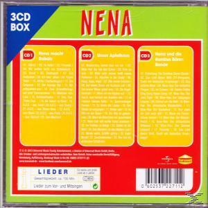 Albumcover mit Text in einer Box. Drei Abschnitte mit Titellisten in einer Box.