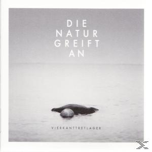 Albumcover: Schwarz-Weiß-Bild eines Meeres mit Text 'DIE NATUR GREIFT AN' und einem Felsen im Wasser.