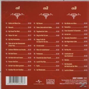 Rückseite des CD-Covers mit Titellisten. Roter Hintergrund. Drei CDs sichtbar.