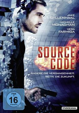 Filmcover. Jake Gyllenhaal im Profil, Waffe in der Hand. Text: Source Code. Feuer und Datenstrom.
