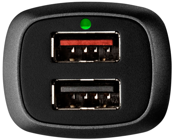 Nahaufnahme eines schwarzen USB-Ladegeräts mit zwei Anschlüssen und einer grünen Betriebsanzeige.