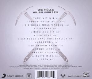 Albumcover mit Songtiteln und einem Spitzhacken-Design. Schwarzer Hintergrund und weißer Text.