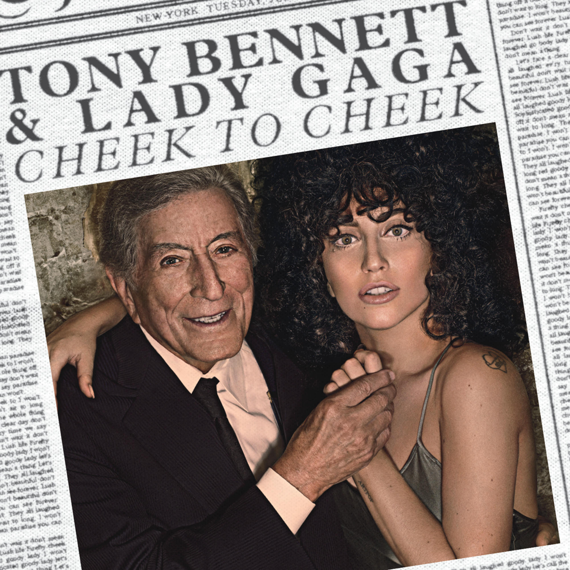 Foto von Tony Bennett und Lady Gaga, Text im Hintergrund: Cheek to Cheek.