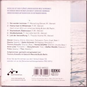 CD-Cover mit weißem Text. Der Hintergrund zeigt eine Küstenlinie, das Wasser und den Himmel.