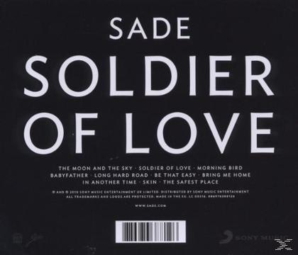 CD-Cover mit weißem Text, Sade, und dem Titel 'Soldier of Love'.