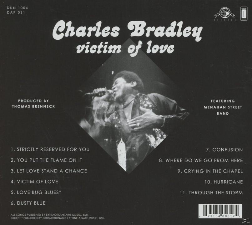 CD-Rückseite: Charles Bradley, ein Schwarz-Weiß-Foto von ihm beim Singen. Titelliste und Credits.