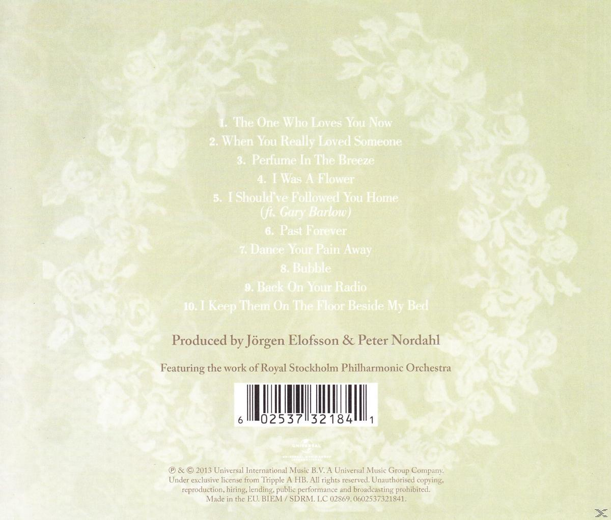 Albumcover mit floralem Design und Songtiteln. Der Text ist schwarz und der Hintergrund ist cremefarben.