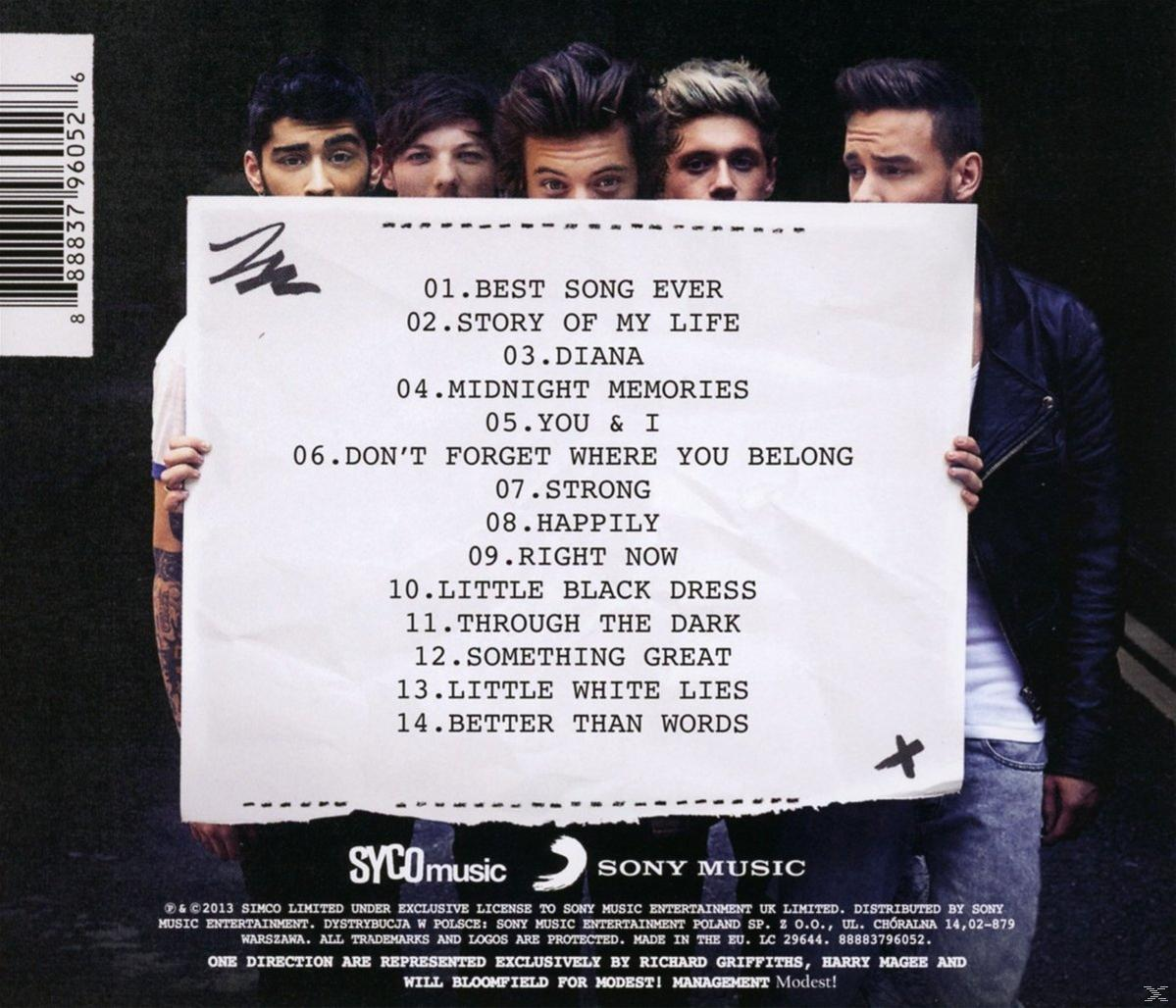 One Direction Albumcover: Fünf junge Männer hinter einem weißen Papier mit Songtiteln.