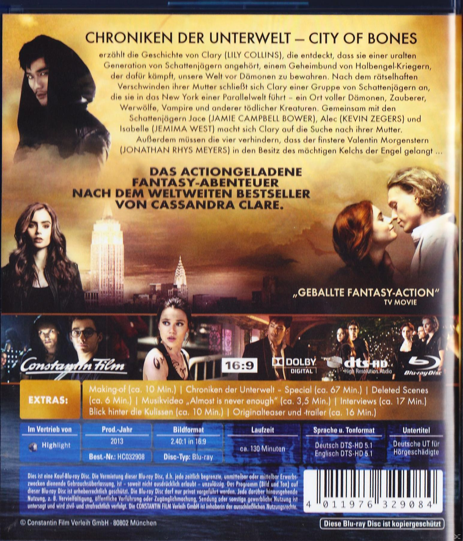 Film-DVD-Rückseite mit Bildern von Schauspielern, Textbeschreibung und einer Szene aus dem Film 'City of Bones'.