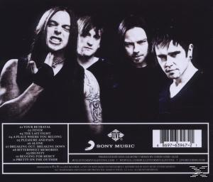 Bullet for My Valentine Albumcover. Band in Schwarzweiß posiert, darunter Titelliste.
