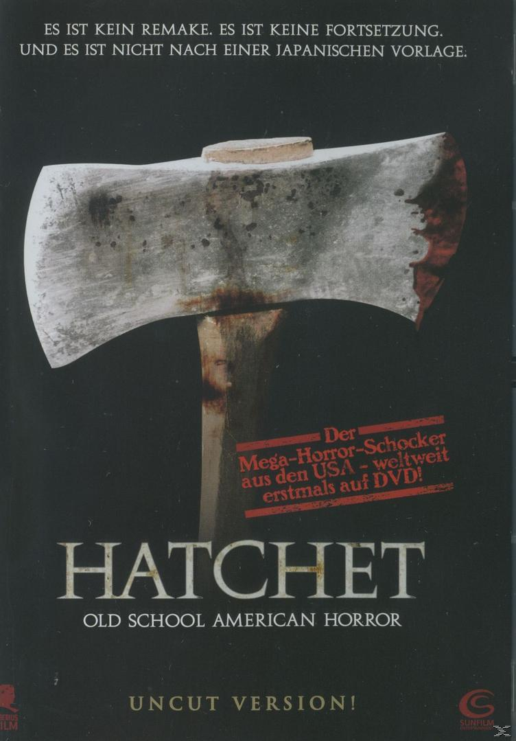 Hatchet DVD-Cover. Eine Axt auf schwarzem Hintergrund mit Blutflecken. Horrorfilm.