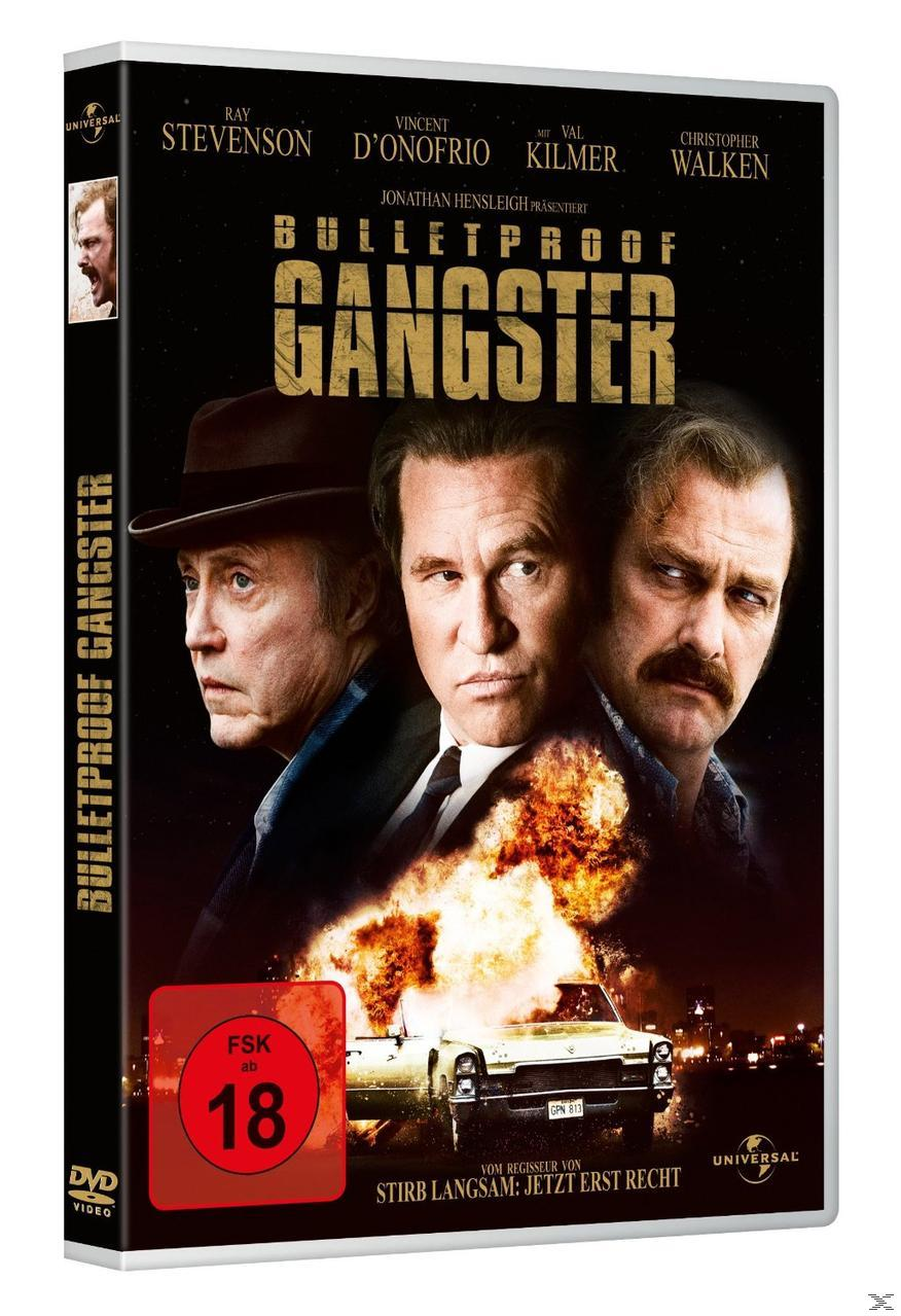 Filmcover: Schauspieler, Titel 'Bulletproof Gangster', brennendes Auto, dunkler Hintergrund, DVD.