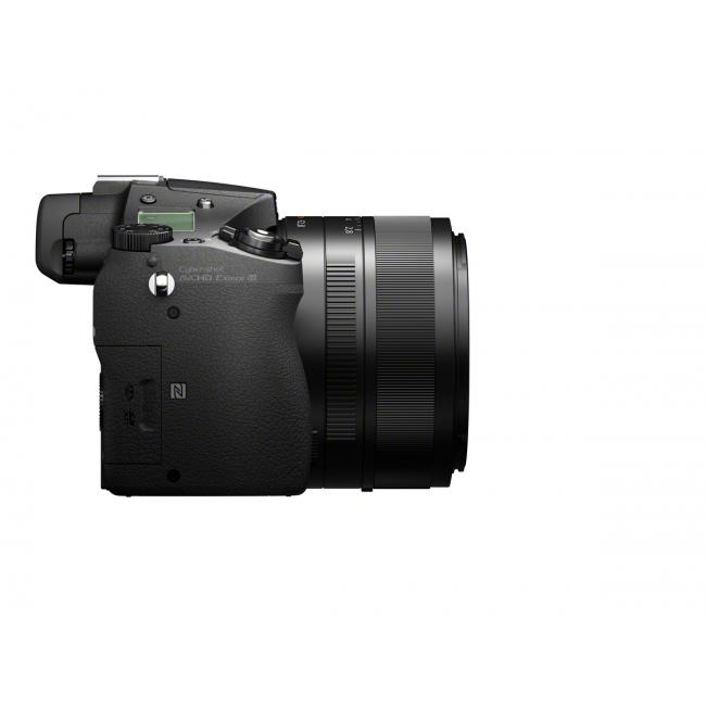 SONY Cyber-shot DSC-RX10 Zeiss NFC Bridgekamera Schwarz, 8.3x  opt. Zoom, TFT-LCD, Xtra Fine, WLAN