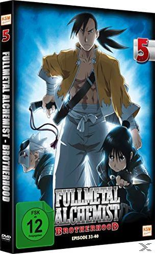DVD-Cover von Fullmetal Alchemist: Brotherhood, mit Charakteren und Titel.