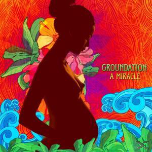 CD-Cover. Silhouette einer schwangeren Frau vor farbenfrohem Hintergrund. Titel: Groundation. A Miracle.