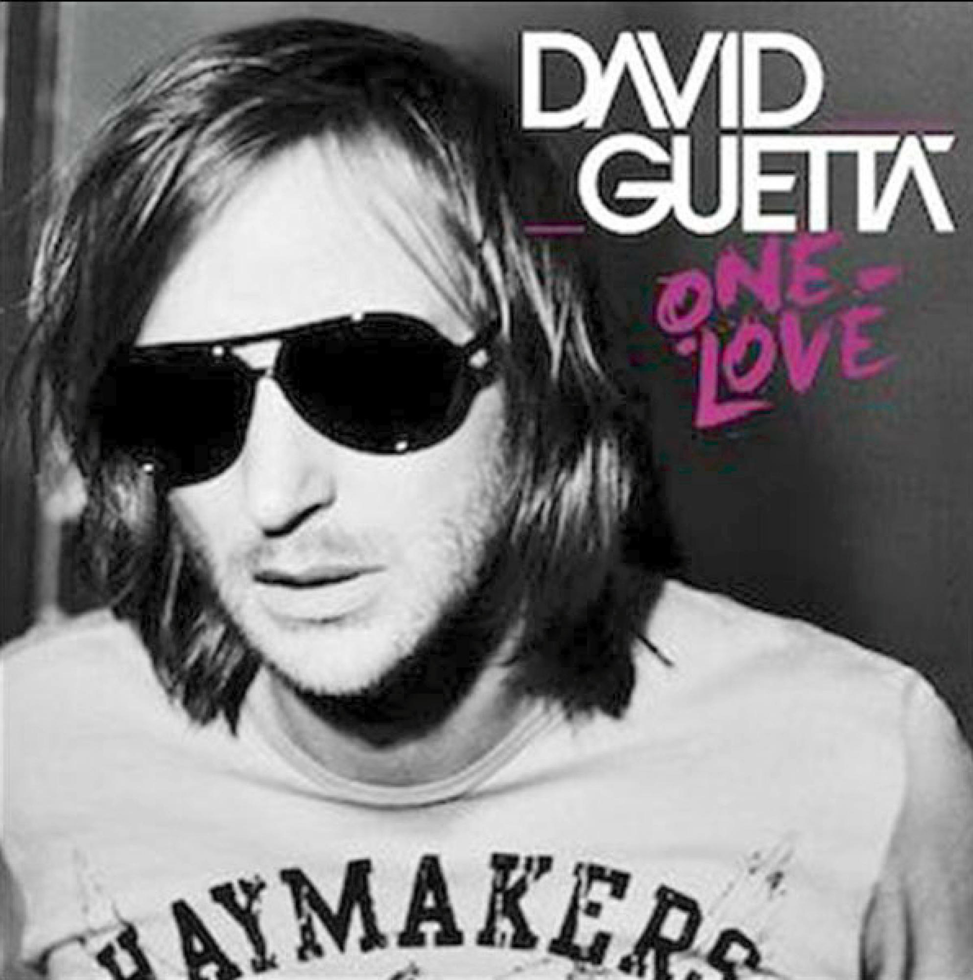 Album borító: David Guetta napszemüveggel, 'ONE LOVE' rózsaszín betűkkel és 'HAYMAKERS'.