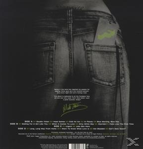 Album-Rückseite: Jeans-Gesäßtasche mit Karte. Text: Album-Tracks und Informationen.