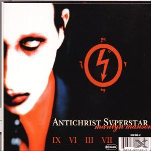 CD-borító Marilyn Manson arcával balra, piros-fekete dizájnnal és szöveggel. Cím: 'Antichrist Superstar'.