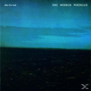 Albumcover mit einer dunkelblauen Landschaft, mit Horizont und Himmel.