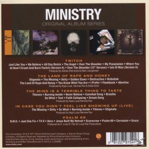 Rückseite eines CD-Covers: Albumcover, Songtitel und Credits sind aufgelistet.