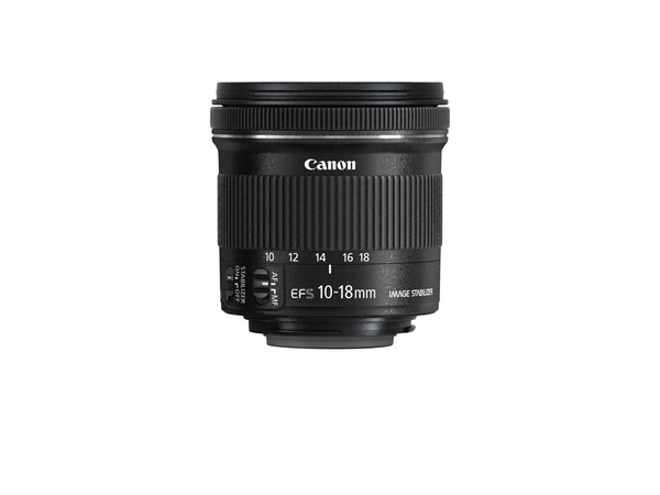 Canon EFS 10-18mm Objektiv. Schwarzes Objektiv mit Canon-Logo und Einstellungen für Fokus und Stabilisierung.
