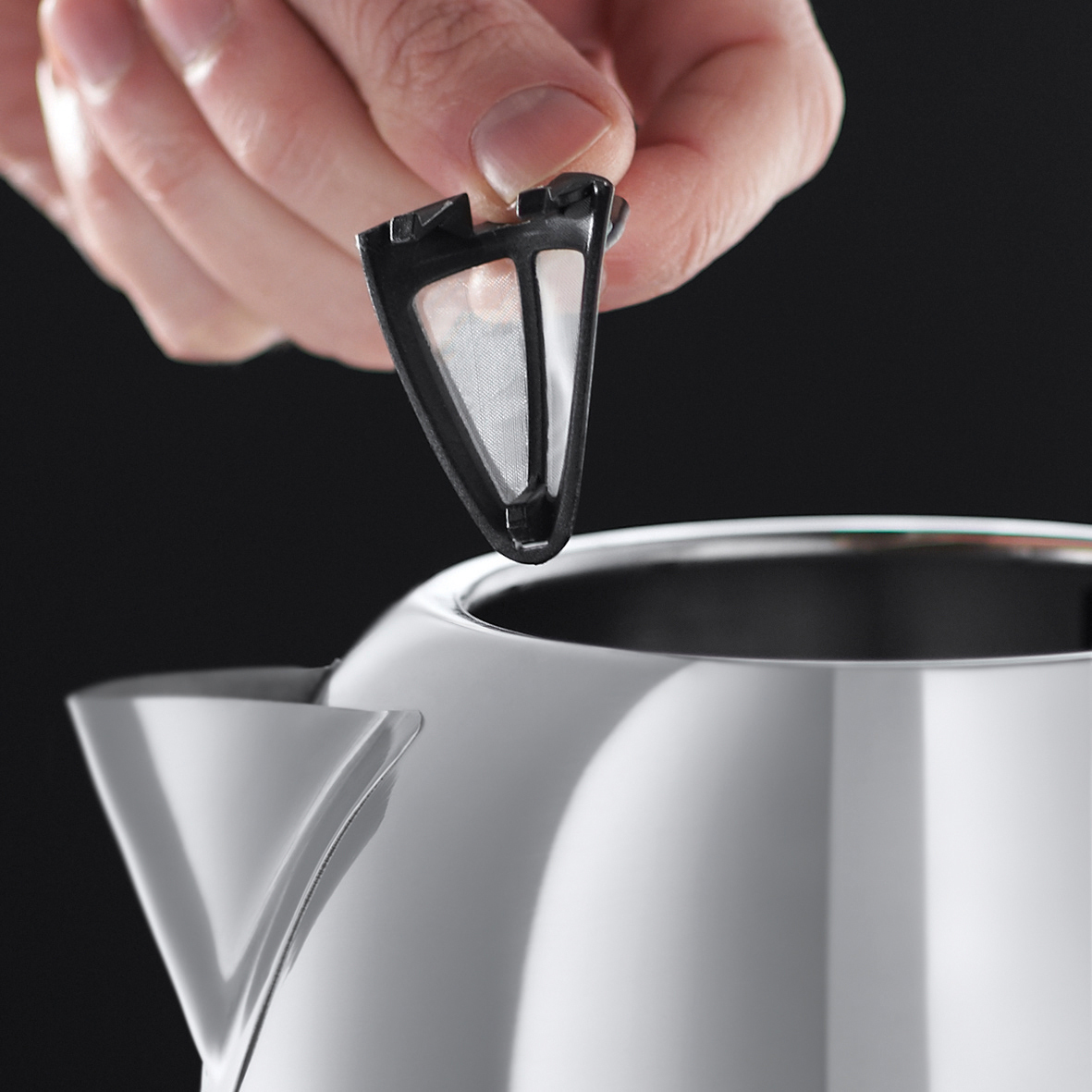 RUSSELL HOBBS 21040-56 Buckingham Wasserkocher, Schwarz/Silber