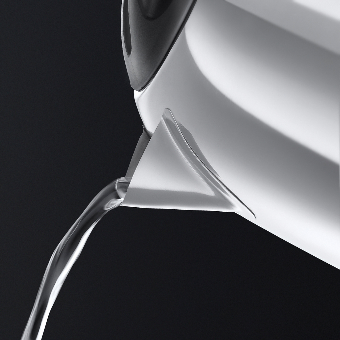 RUSSELL HOBBS 21040-56 Buckingham Wasserkocher, Schwarz/Silber