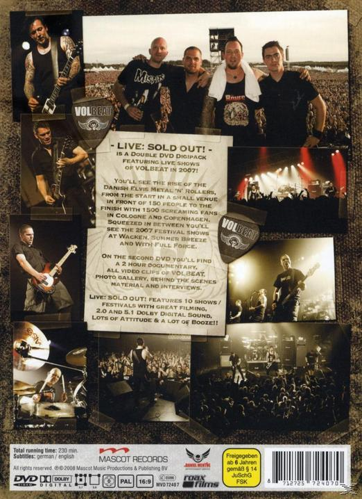 DVD-Cover mit Bandfotos, Live-Show-Bildern und Text.