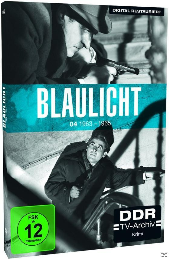 DVD-Cover in Schwarzweiß. Zeigt zwei Männer mit Waffen. Text 'BLAULICHT' und 'FSK 12'.