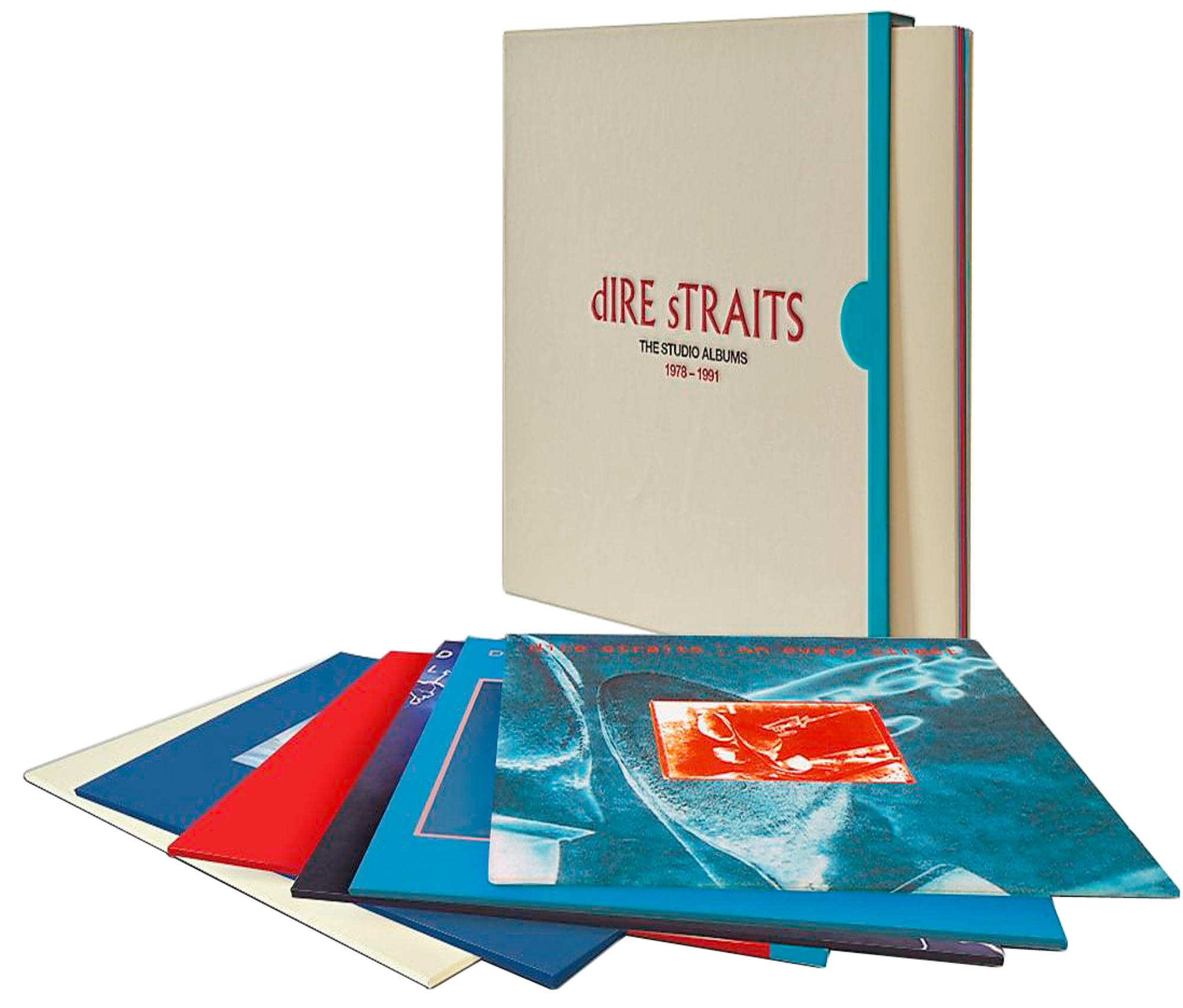 Coffret d'albums de Dire Straits, pochettes d'albums visibles, fond neutre.
