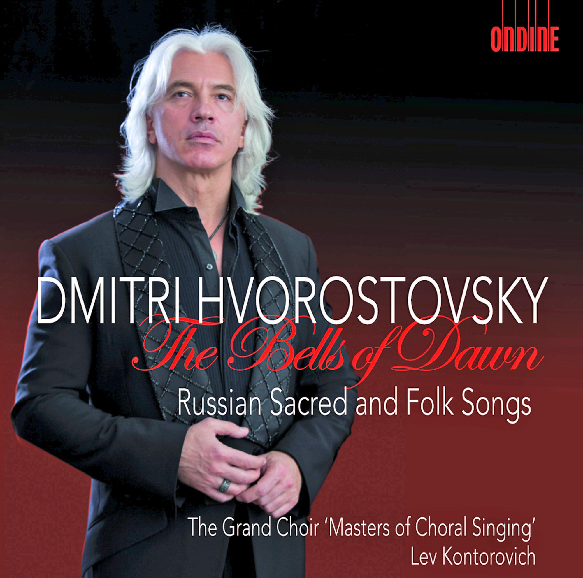 Albumcover von Dmitri Hvorostovsky. Er trägt einen Anzug. Der Text ist rot.