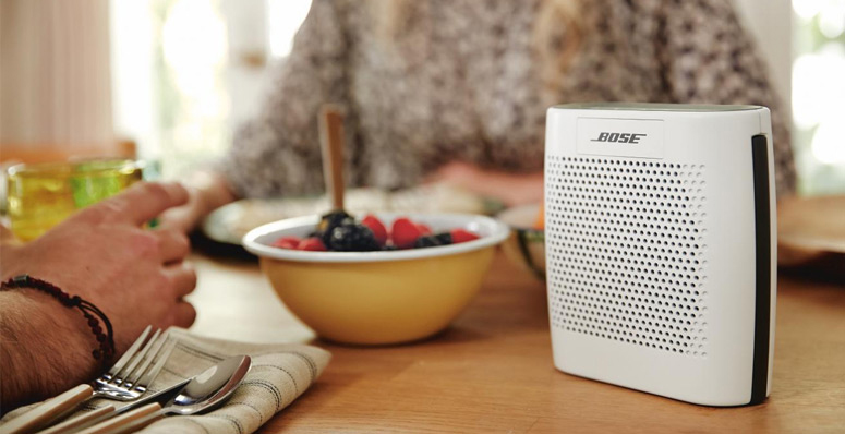 BOSE SoundLink Colour Bluetooth Lautsprecher, Rot
