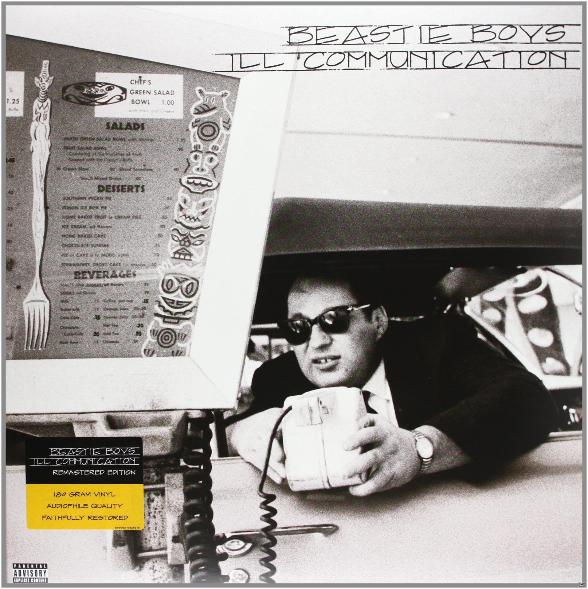 Beastie Boys Albumcover, Schwarzweißfoto eines Mannes in einem Restaurant.