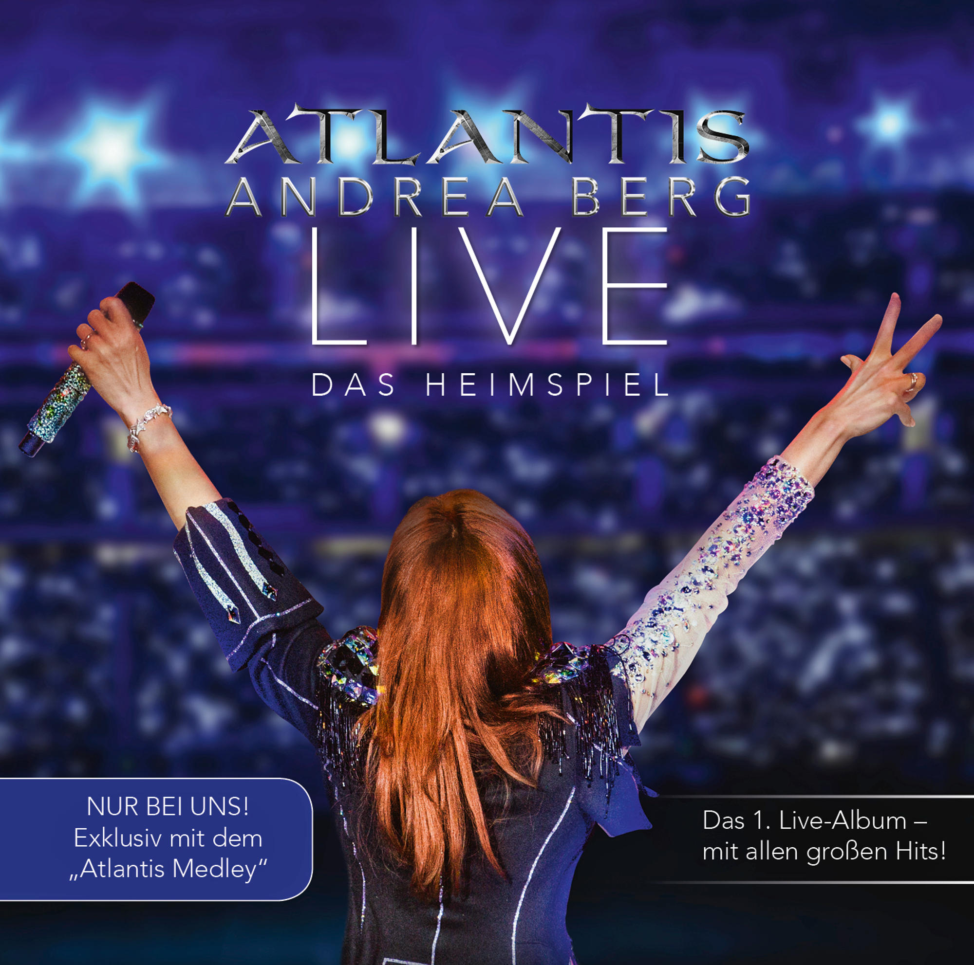 Albumcover: Andrea Berg Live, mit der Künstlerin, die ihre Arme hebt. Bühne und Publikum im Hintergrund.