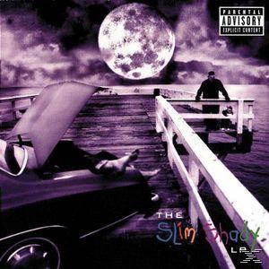 Albumcover mit einem Auto auf einem Pier, Vollmond und einem Mann.