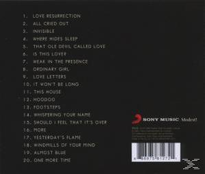 Albumcover. Schwarzer Hintergrund mit Songtiteln und einem Barcode.