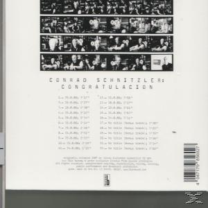 Eine Reihe von Schwarz-Weiß-Fotos auf der Rückseite einer CD, mit einer Liste von Titeln und Text darüber.