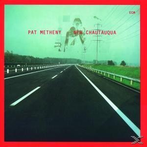 Albumcover: Straße mit einer darüber schwebenden Person. Titel: New Chautauqua von Pat Metheny.