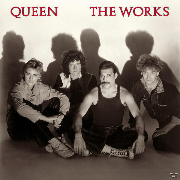 Albumcover von Queen, der Band. Die Schatten ihrer Köpfe sind hinter ihnen.