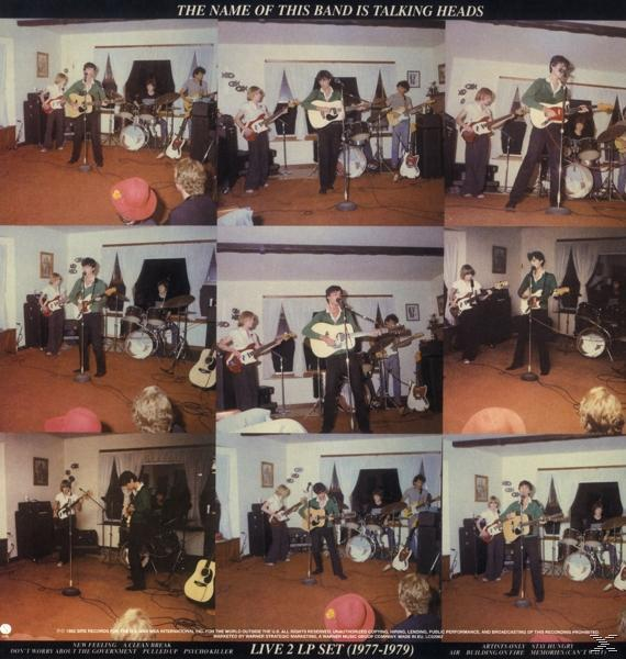 Mehrere Fotos einer Band, die in einem Raum spielt. Eine Band, die in einem Raum spielt.
