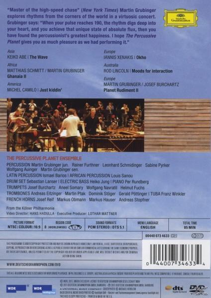 Rückseite einer DVD mit schwarzem Hintergrund, Namen und Text über ein Perkussionsensemble und seine Aufführung.