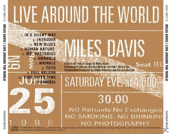 Albumcover mit den Worten 'Live Around The World' und 'Miles Davis', mit einer Titelliste auf der linken Seite.