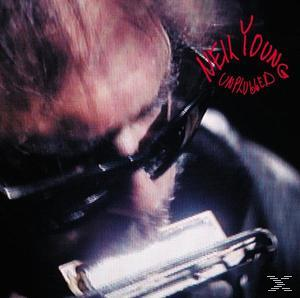 Albumcover. Neil Young mit Mundharmonika, Schwarzweiß. Titel: Unplugged.