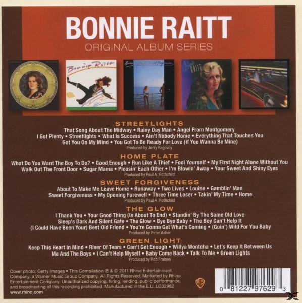 Albumcover mit Bonnie Raitt. Es gibt mehrere Bilder und eine Liste von Songs.