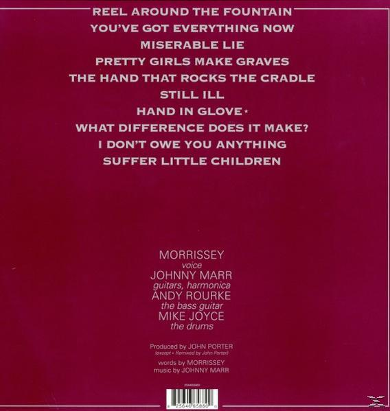 Albumrückseite: Titelliste und Credits für das Album The Smiths. Texte mit Bandmitgliederdetails aufgeführt.