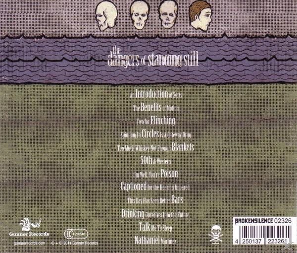 Albumcover mit einer Zeichnung von Totenköpfen und einer Titelliste.