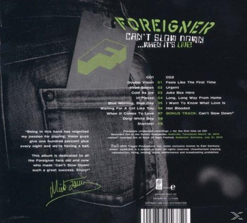CD-Cover zeigt eine Jeanstasche mit einem Etikett und Text über das Album 'Can't Slow Down...When It's Live!' von Foreigner.
