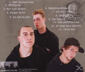 CD-Cover mit drei jungen Männern. Titelliste oben. Brauner Hintergrund.